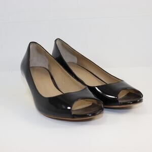Saks Fifth‎ Avenue Black Patent Peep Toe Heels Gold Wedge | Size 8.5M